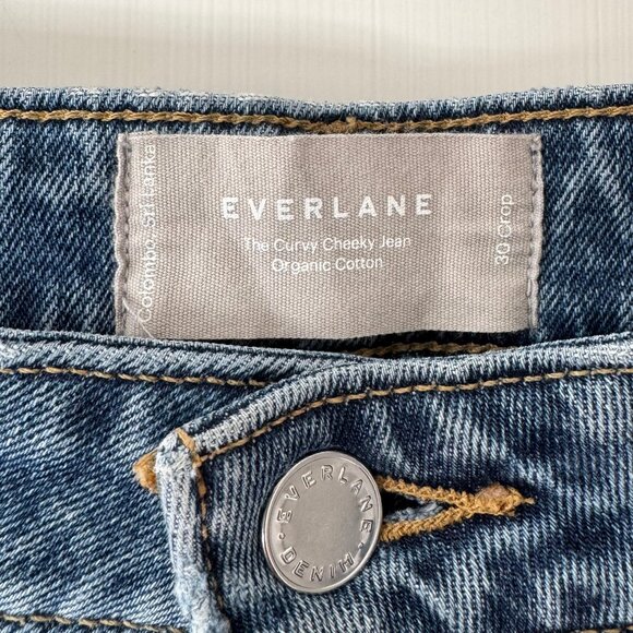 Everlane Curvy Cheeky Straight Jean (Crop) - Picture 6 of 12